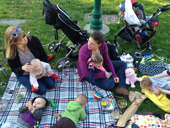Picnic in the park (mamas schmooze while babies cruise)