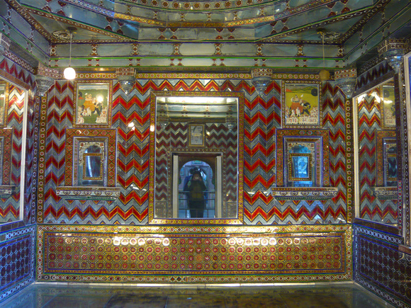Mirror-encrusted Moti Mahal