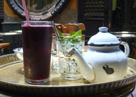 Hibiscus juice and mint tea